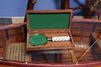 ND041 Magnifier in wood box- 4 inches 