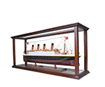P096 Display Case for Cruise Liner Midsize Classic Brown 