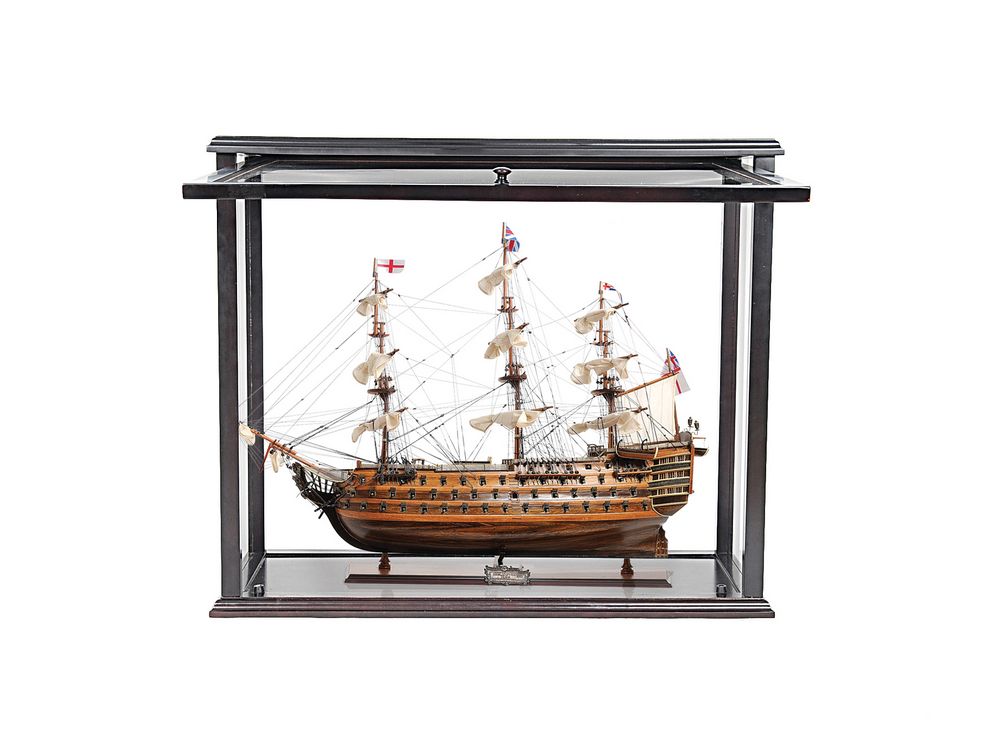 T033B HMS Victory Midsize With Display Case Front Open T033BL01.jpg
